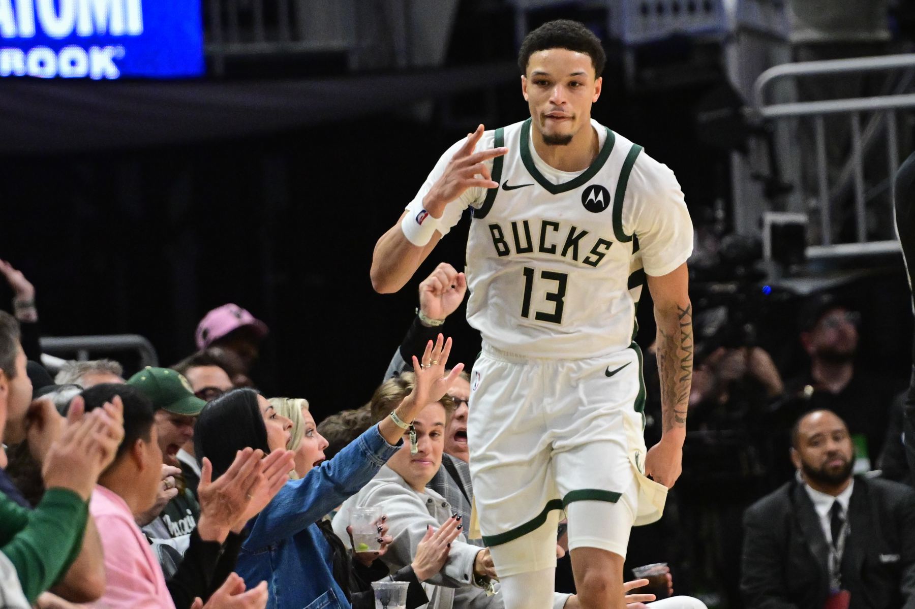 Geben Sie Ihr Bestes! Antetokounmpo fehlt und Rollins erzielte 25 Punkte bei 10 von 15 Schüssen und 5 Rebounds